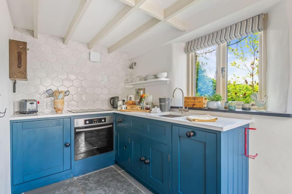 Luxury Self-Contained Cottage For Two With Hot Tub Staverton Kültér fotó